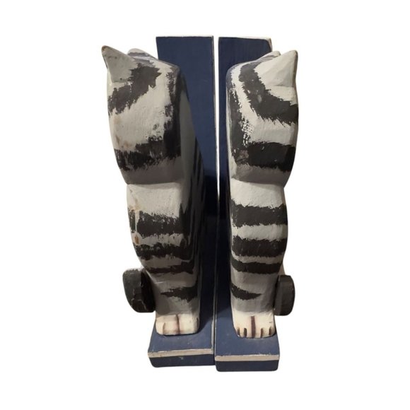 Wooden Gray Tabby Cat Bookends Blue & White Base - Picture 7 of 13
